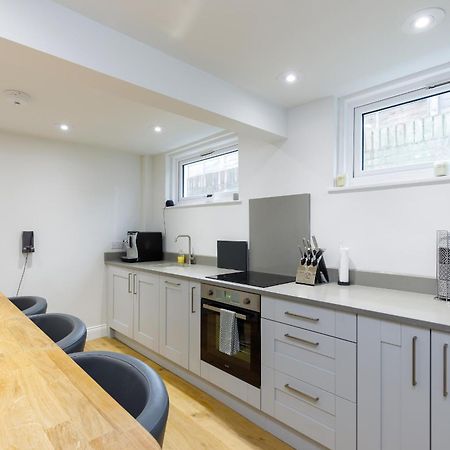 Spacious 2 Bedroom Apartment With Beautiful Garde Brighton ภายนอก รูปภาพ